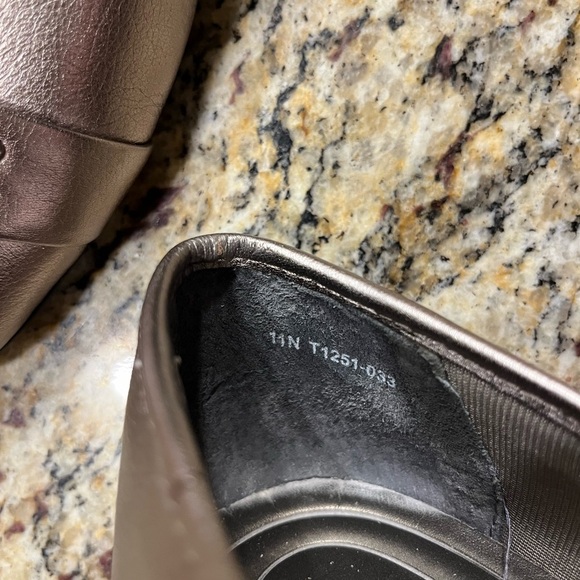 Trotters Metallic Sizzle Signature Ballet Flat, size 11N - Picture 8 of 8